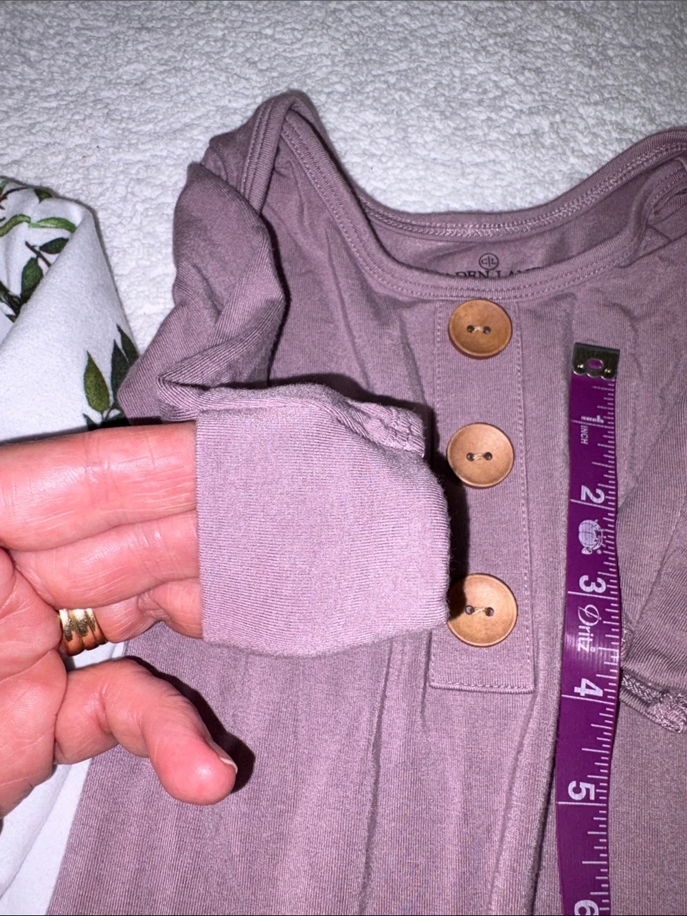 Caden Lane Mauve and White Leaf Print Knotted Sleep Gowns 0/3m